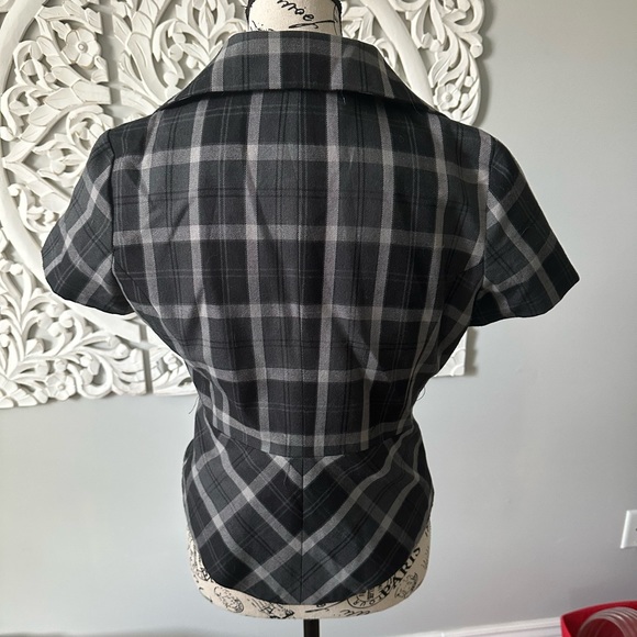 Women’s fashion crop blazer - Picture 2 of 3